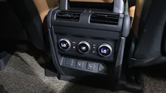 2023 Land Rover Defender 110 D300 HSE — фото 18