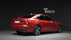 2022 Volvo S60 B5 R-Design — фото 2