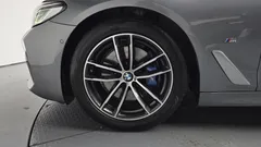 2023 BMW 5-Series 520i M Sport — фото 5