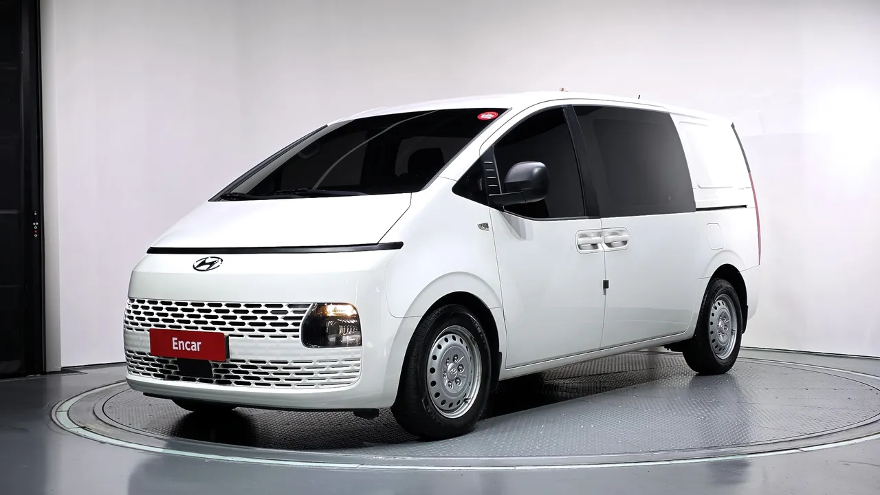 2023 Hyundai Staria Cargo 5-Seater