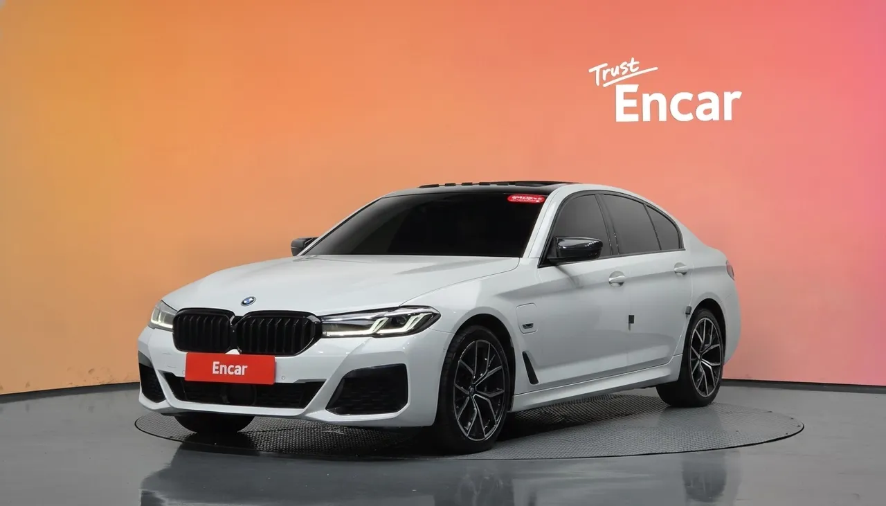2022 BMW 5-Series 530e M Sport