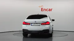 2022 BMW 5-Series 530e M Sport — фото 4