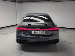 2022 Audi A7 45 TDI Quattro Premium — фото 4