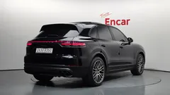 2023 Porsche Cayenne 3.0 PLATINUM EDITION — фото 2