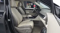2023 Kia Carnival Gasoline 9-Seater Hi-Limousine — фото 11
