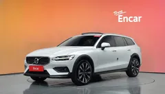2022 Volvo V60 B5 Pro AWD — фото 1