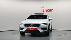 2022 Volvo V60 B5 Pro AWD — фото 3
