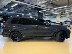 2022 BMW X7 xDrive 40i M Sport Online Exclusive Edition 6 Seater — фото 3