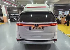2023 Kia Carnival Diesel 9-Seater Hi-Limousine — фото 3