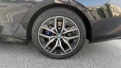 2024 BMW 5-Series 520i M Sport — фото 5