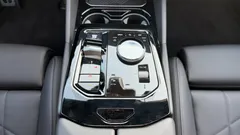 2024 BMW 5-Series 520i M Sport — фото 9
