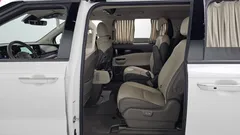 2023 Kia Carnival Gasoline 9-Seater Hi-Limousine — фото 12