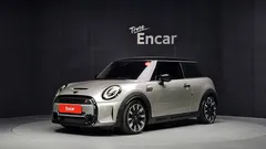 2023 Mini Cooper Classic Launch Pack — фото 1