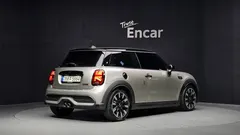 2023 Mini Cooper Classic Launch Pack — фото 2