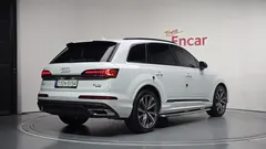 2022 Audi Q7 50 TDI Quattro Premium — фото 2