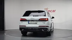 2022 Audi Q7 50 TDI Quattro Premium — фото 4