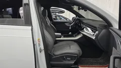2022 Audi Q7 50 TDI Quattro Premium — фото 12