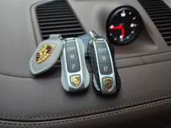 2023 Porsche Cayenne 3.0 E-HYBRID PLATINUM EDITION — фото 17