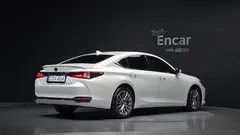 2024 Lexus ES Executive — фото 2