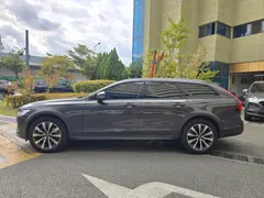 2023 Volvo V90 B5 Ultimate AWD — фото 4