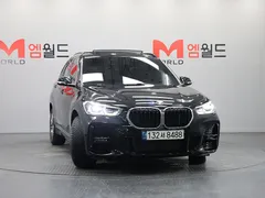2022 BMW X1 xDrive 20i M Sport — фото 2
