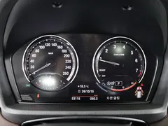 2022 BMW X1 xDrive 20i M Sport — фото 8