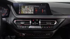 2022 BMW 2-Series M235i xDrive — фото 13