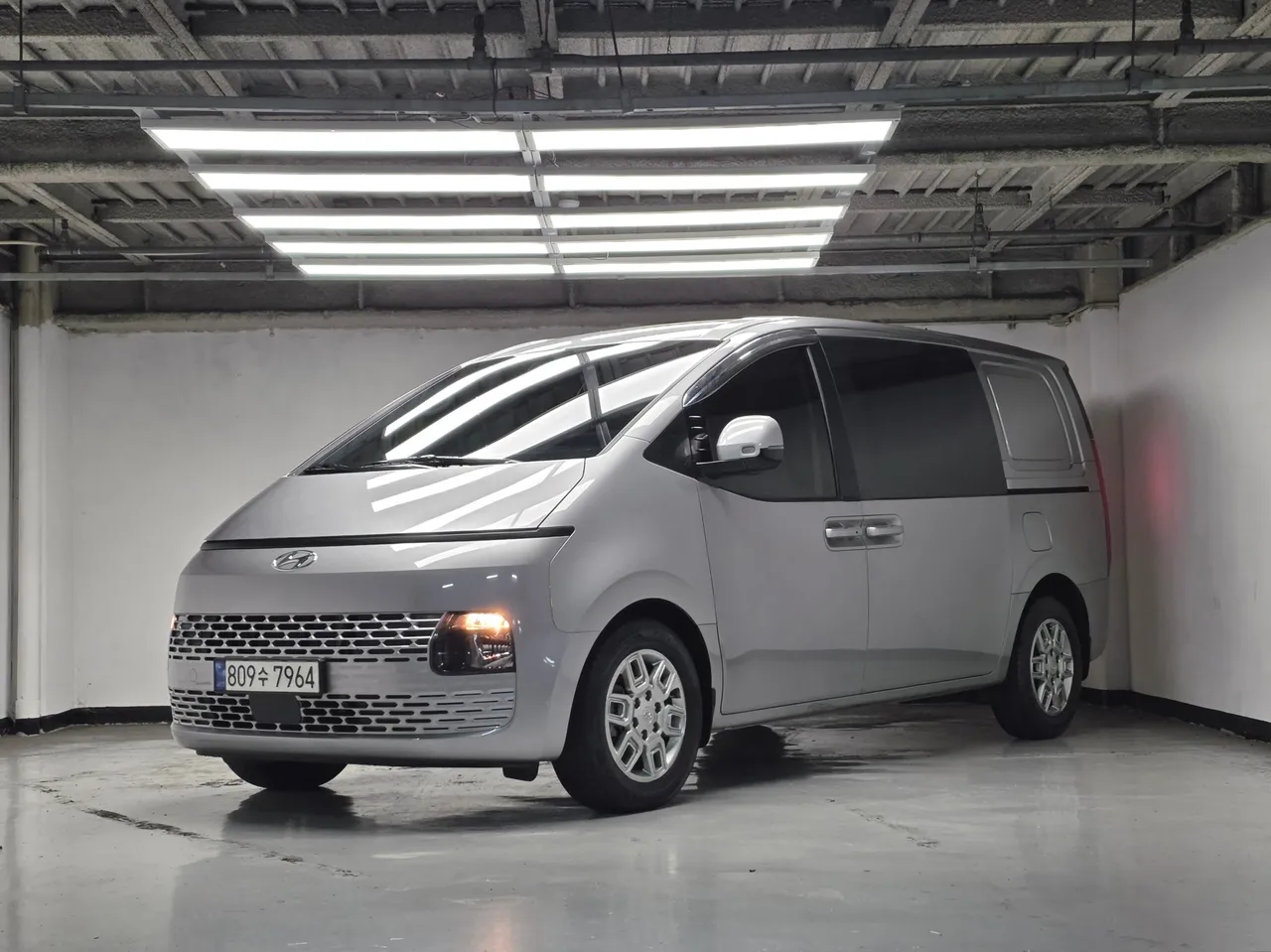 2023 Hyundai Staria Cargo 5-Seater