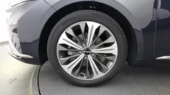 2023 Kia K8 Signature — фото 5