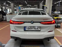 2023 BMW 2-Series 220i M Sports — фото 3