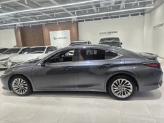2023 Lexus ES Executive — фото 16