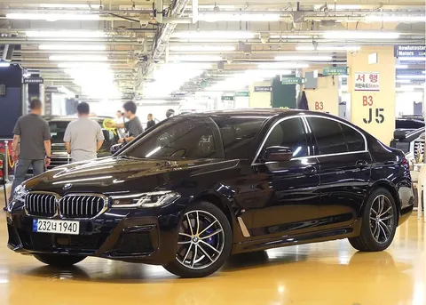2022 BMW 5-Series 523d M Sport
