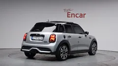 2024 Mini Cooper 5Door Classic — фото 2