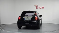 2023 Mini Cooper 3Door Resolute Edition — фото 4