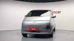 2023 Hyundai Staria Tourer 9-Seater — фото 3