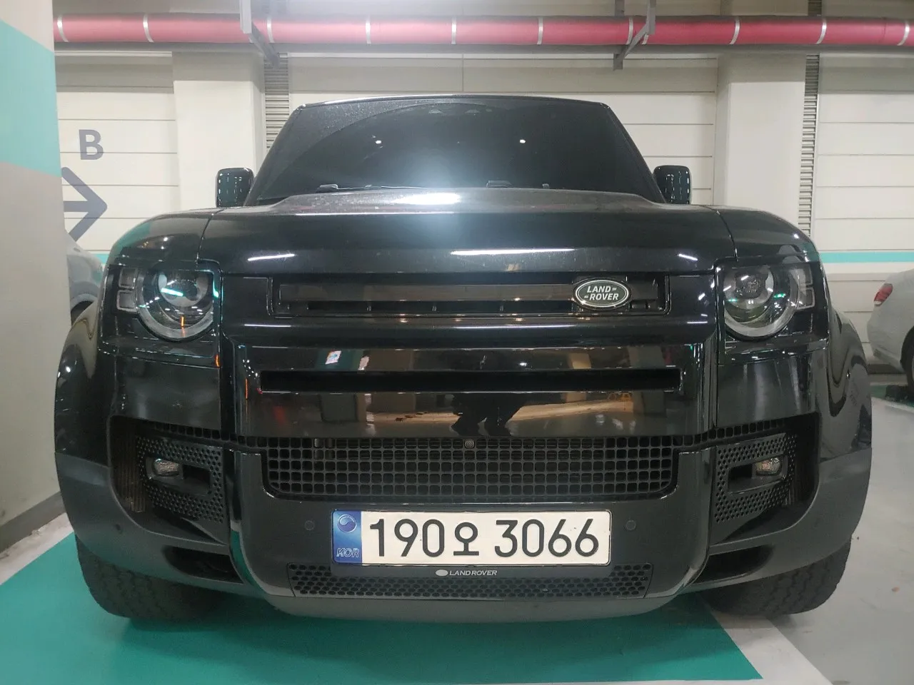 2023 Land Rover Defender 110 D250 SE