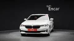 2023 BMW 5-Series 520i Luxury — фото 3