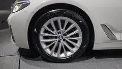 2023 BMW 5-Series 520i Luxury — фото 5