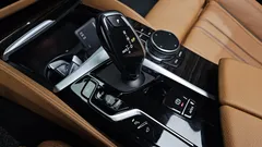 2023 BMW 5-Series 520i Luxury — фото 9