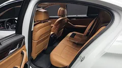 2023 BMW 5-Series 520i Luxury — фото 15