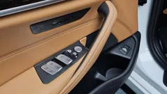 2023 BMW 5-Series 520i Luxury — фото 19