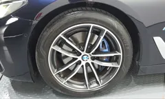 2023 BMW 5-Series 520i M Sport — фото 5