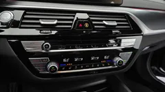 2023 BMW 5-Series 520i M Sport — фото 17
