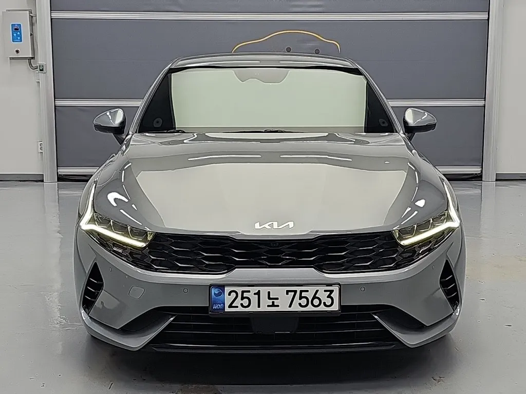 2022 Kia K5 Signature