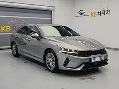 2022 Kia K5 Signature — фото 4
