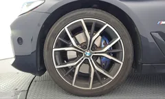 2023 BMW 5-Series 530i M Sport Package — фото 5