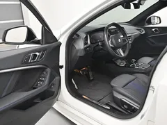 2024 BMW 1-Series 120i M Sports — фото 15