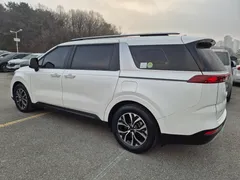 2023 Kia Carnival Diesel 11-Seater Prestige — фото 4