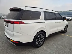 2023 Kia Carnival Diesel 11-Seater Prestige — фото 6