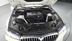 2023 BMW 5-Series 530i xDrive M Sport Package — фото 6